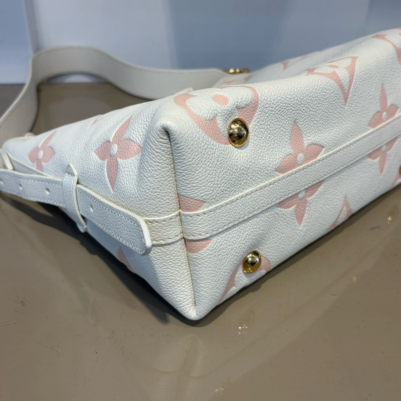 LV 奶油白拼櫻花粉牛皮壓紋CarryAll PM肩斜背包M24141-5