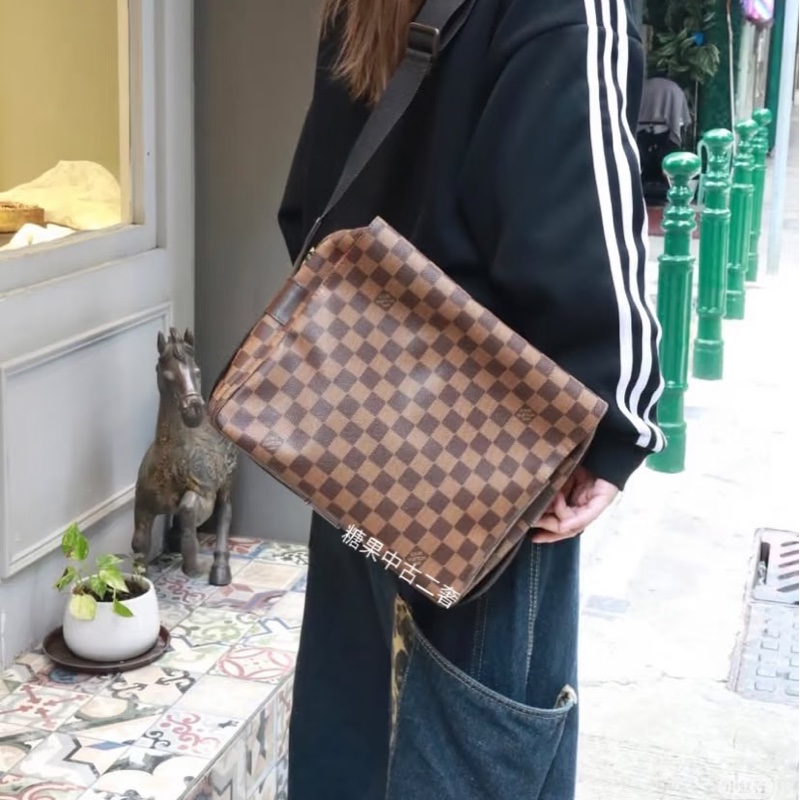LV 格紋豆腐包-0