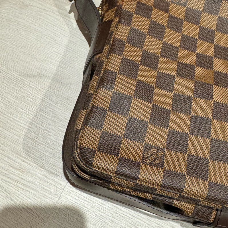 LV 格紋豆腐包-16