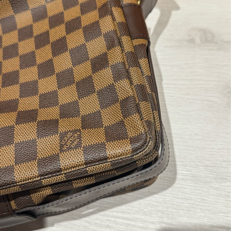 LV 格紋豆腐包-18