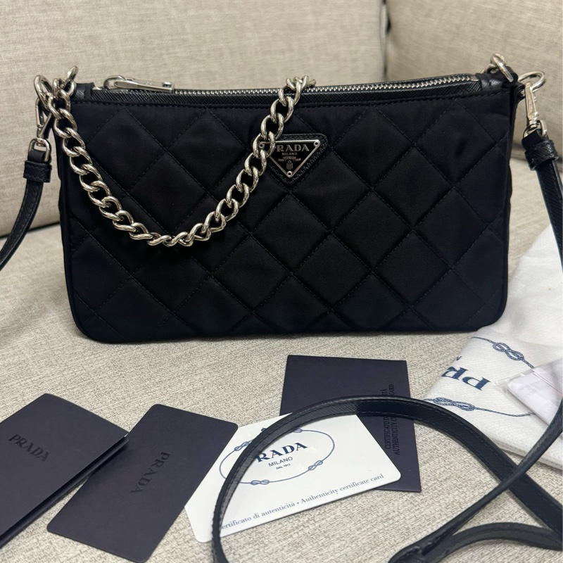 prada 斜背包 腋下包-3