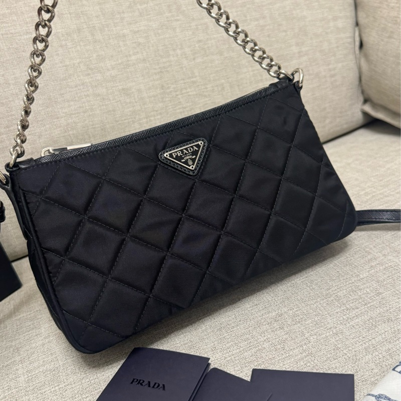 prada 斜背包 腋下包-5
