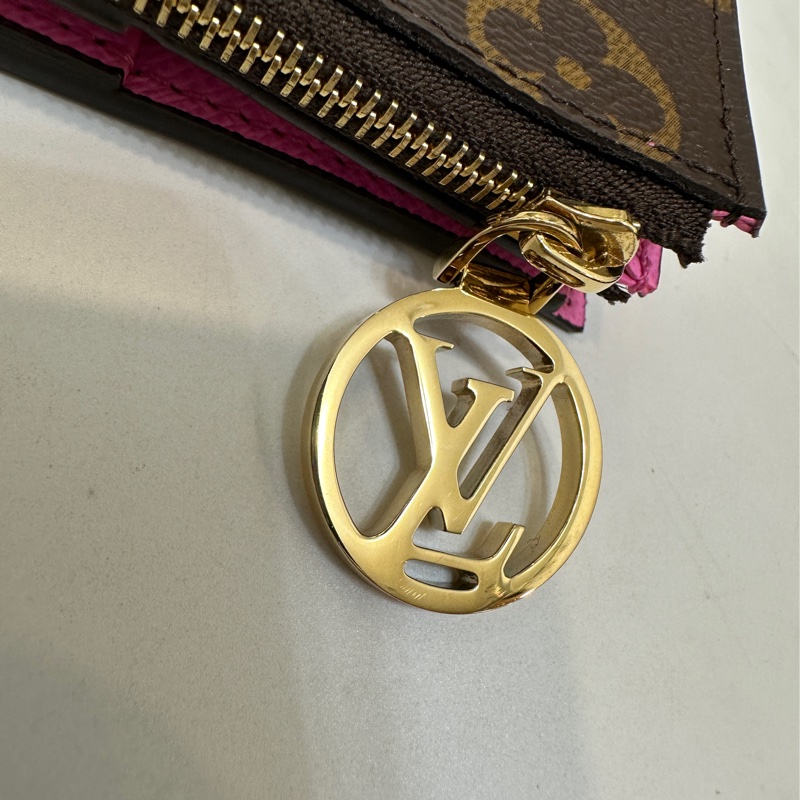 LV 原花Lisa6卡對釦短夾M82383-9