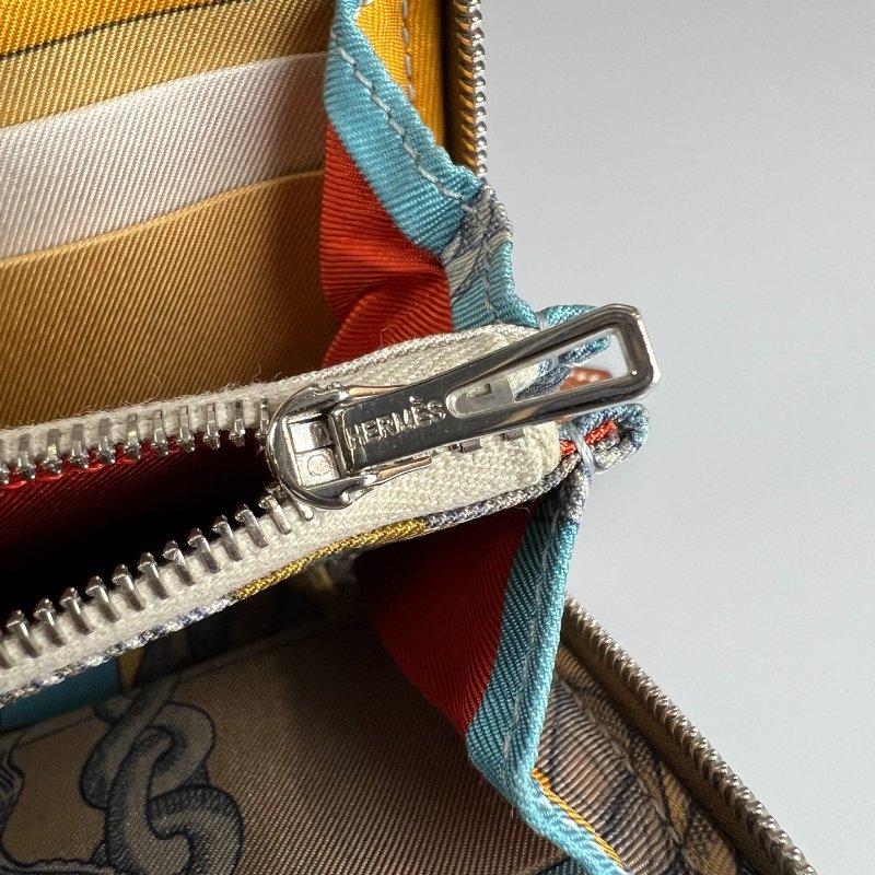 HERMES Z刻 大象灰絲巾短夾-8