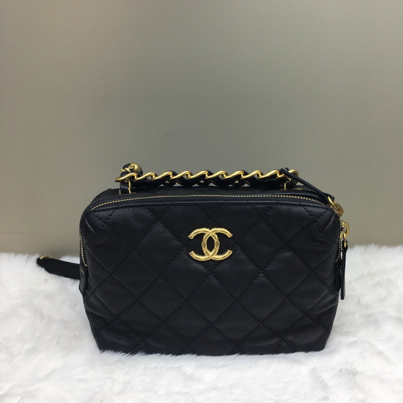 CHANEL minin bowling黑金鏈條包-1
