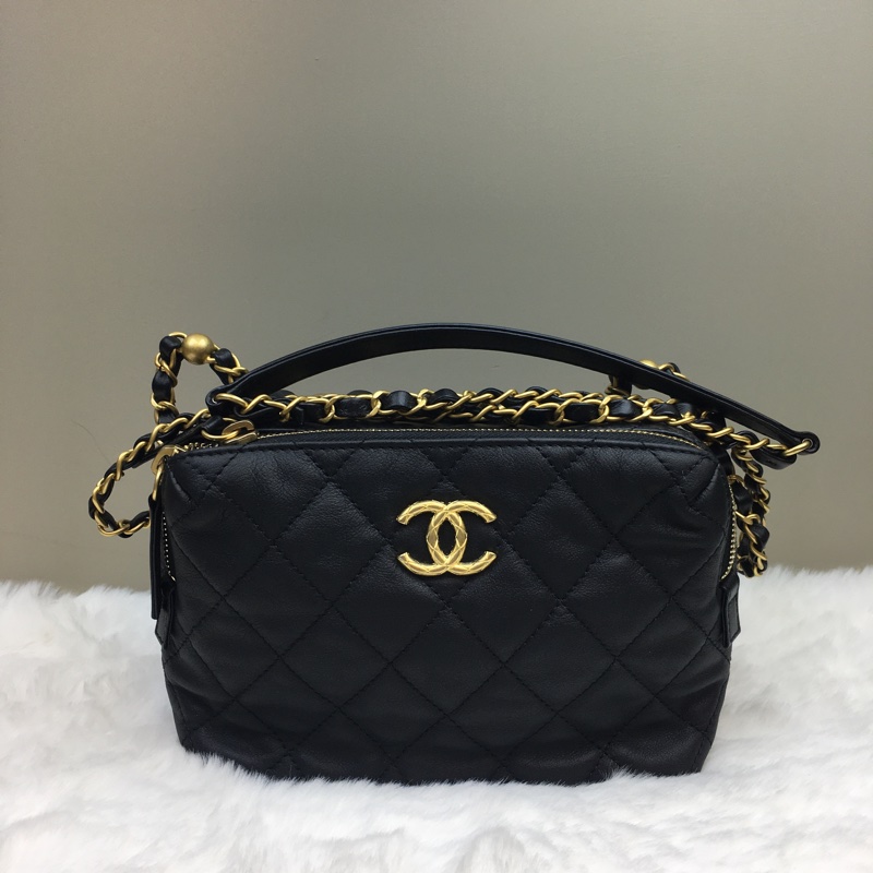 CHANEL minin bowling黑金鏈條包-6