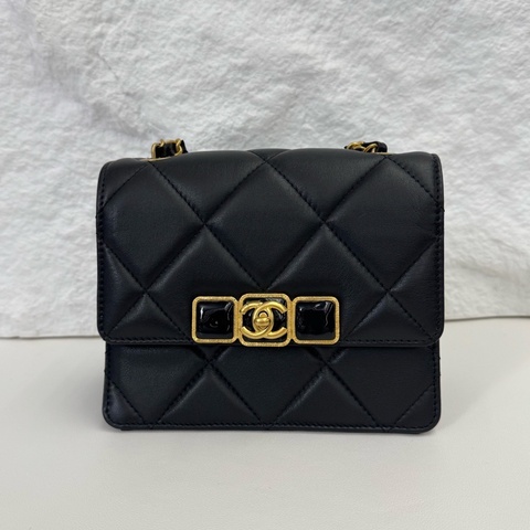 ✨全新 Chanel 22A 23K 香奈兒 寶石扣 黑金樹脂 方胖子 風琴包單肩包鏈條包 芯片款 ✅正品