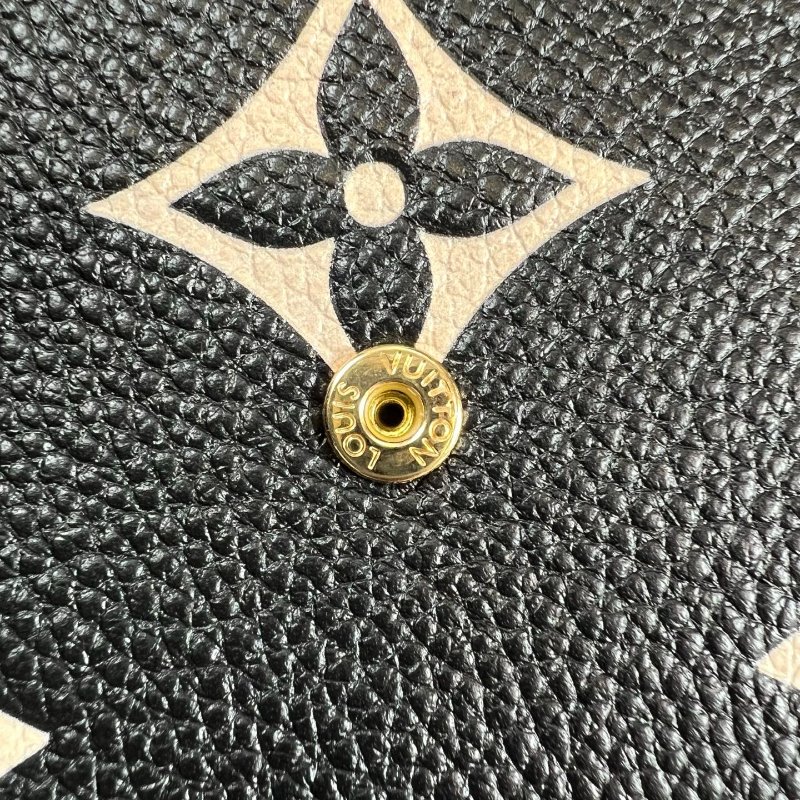 LV M80968/晶片款 黑皮革壓紋Victorine三折短夾-10