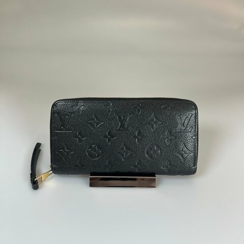 LV M61864 黑壓紋ㄇ拉長夾