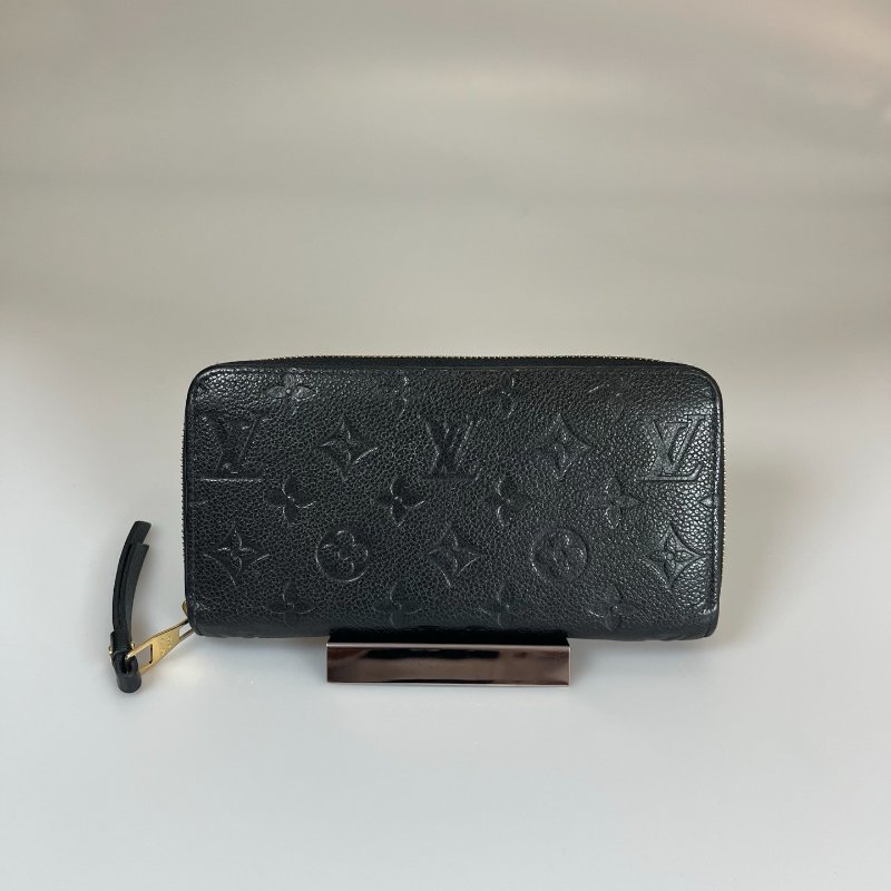 LV M61864 黑壓紋ㄇ拉長夾-0