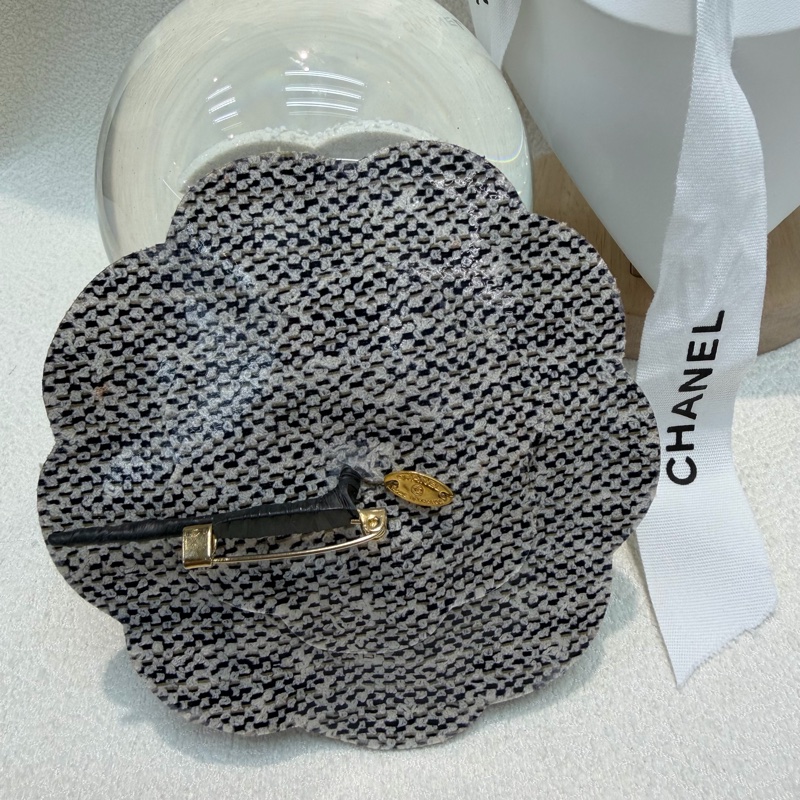 CHANEL黑白山茶花造型胸針XB953-4