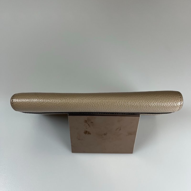 LV M68708 灰色壓紋拚皮革信封長夾-4