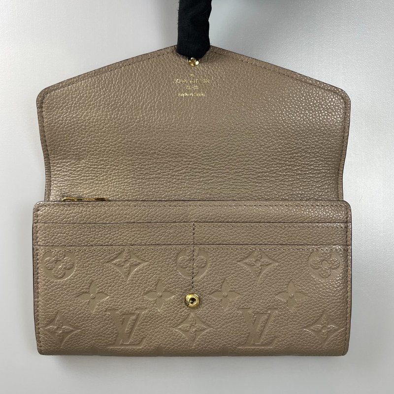 LV M68708 灰色壓紋拚皮革信封長夾-6