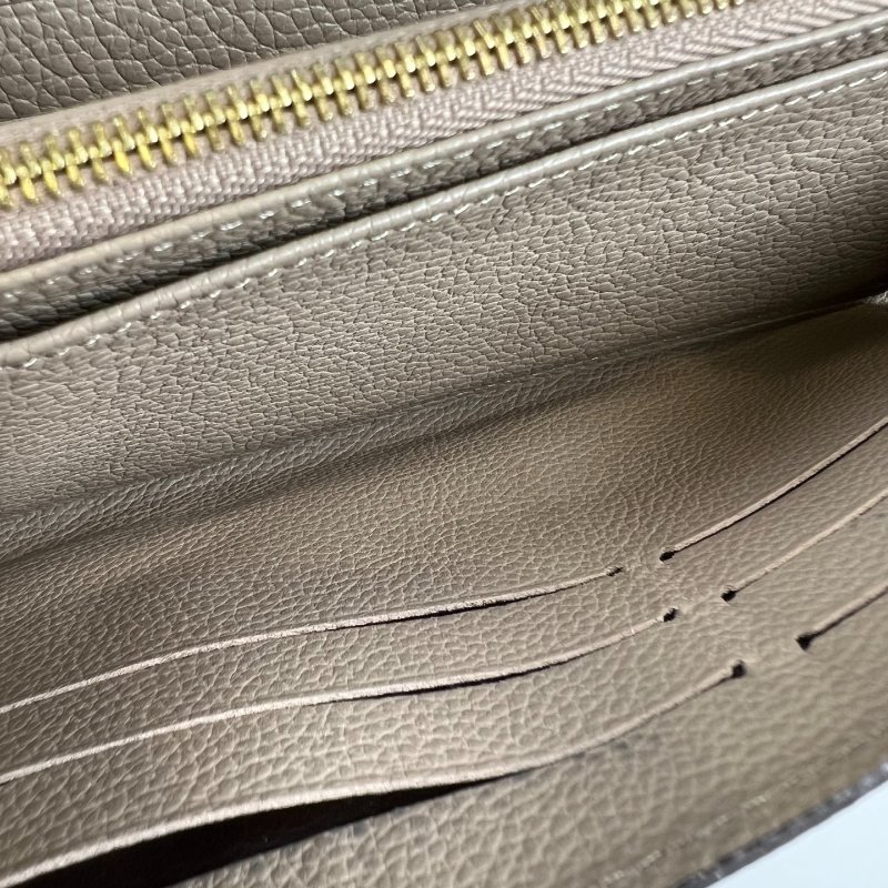 LV M68708 灰色壓紋拚皮革信封長夾-8