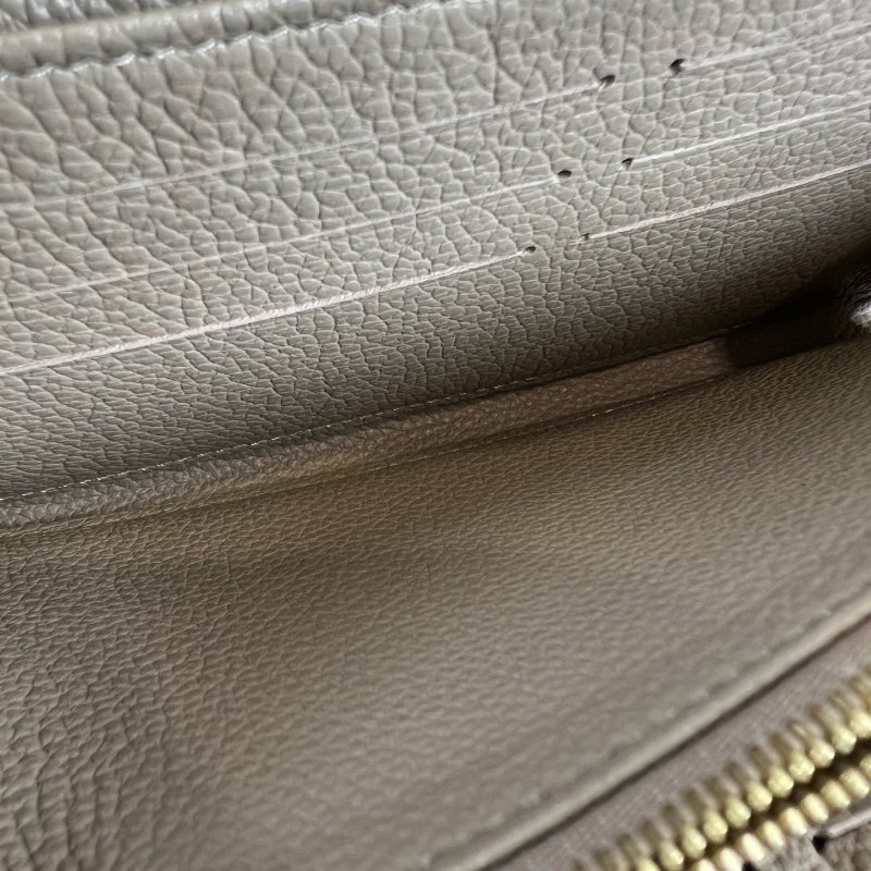 LV M68708 灰色壓紋拚皮革信封長夾-9