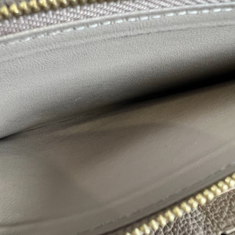 LV M68708 灰色壓紋拚皮革信封長夾-10