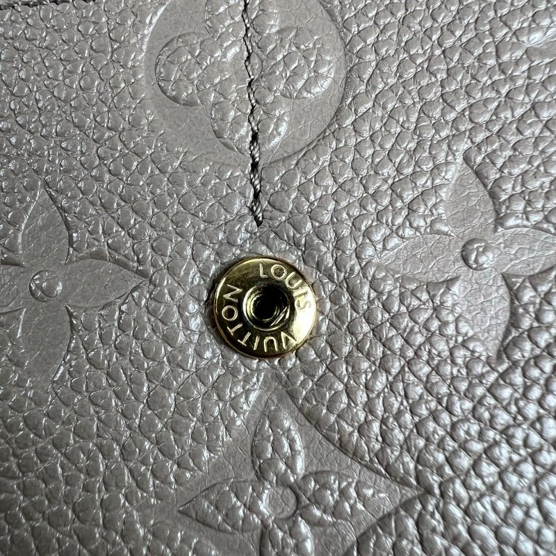 LV M68708 灰色壓紋拚皮革信封長夾-14