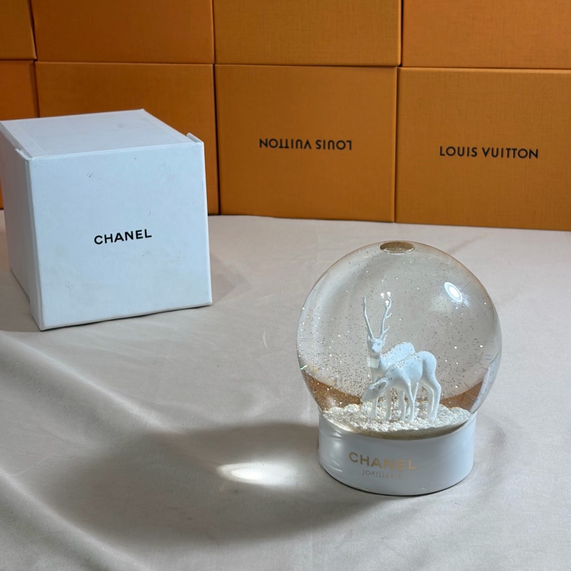 ✨超級好看 閒置品 香奈兒 Chanel 超美限量馴鹿水晶球-1