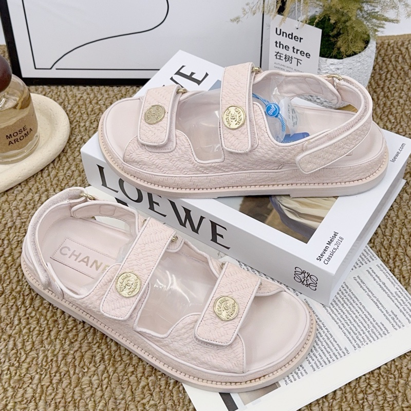 chanel香奈兒/36.5碼/粉色金幣徽章雙c涼鞋/已貼底-1
