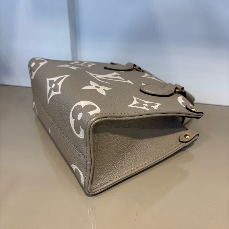 LV 斑鳩灰牛皮壓紋On the go BB肩斜背托特包M47054-6