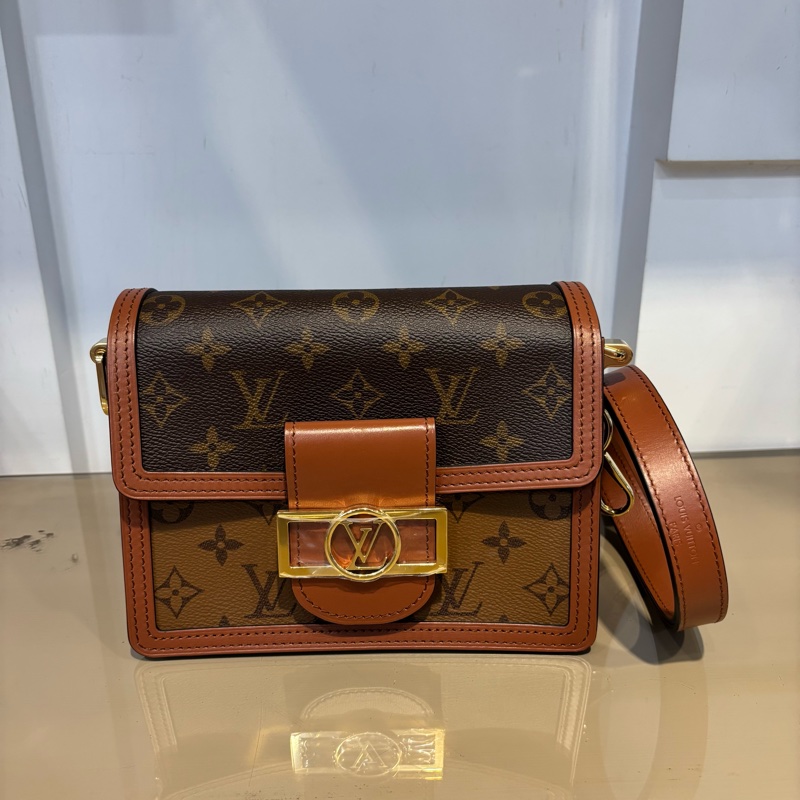 LV Mini Dauphine 肩斜背包M45959-0