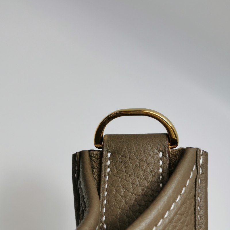 Hermes Evelyne29鏤空肩背包Clemence(TC)牛皮金扣18etoupe大象灰Y刻-12