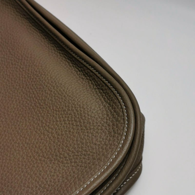 Hermes Evelyne29鏤空肩背包Clemence(TC)牛皮金扣18etoupe大象灰Y刻-15