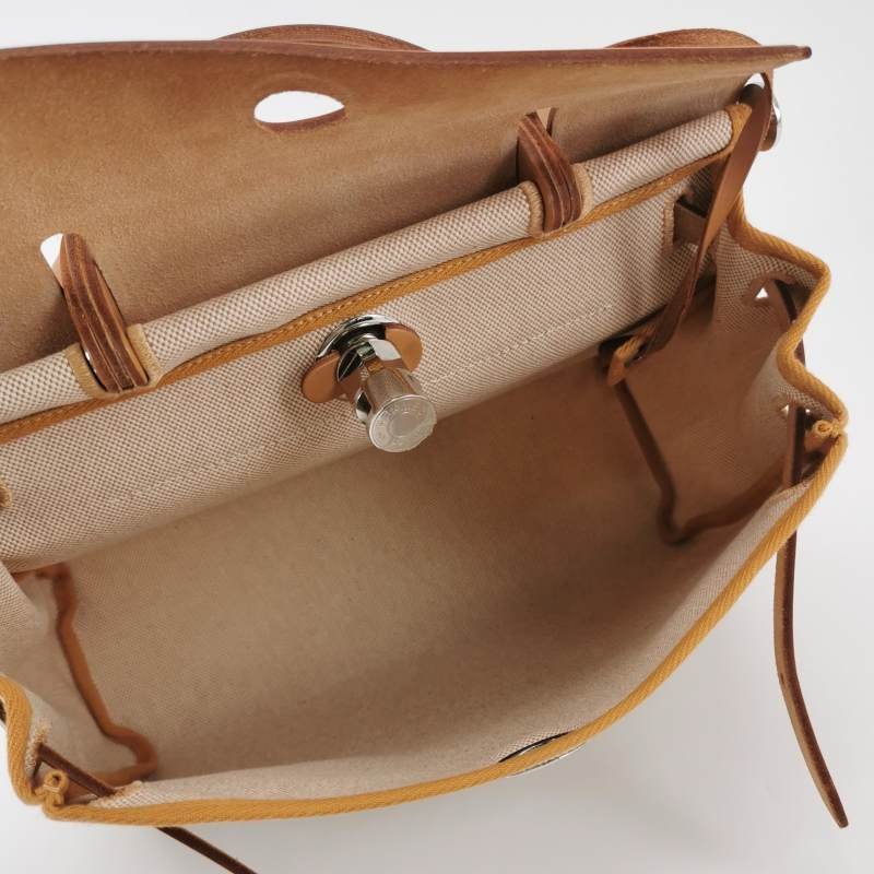 Hermes Herbag31狂躁的新娘馬鞍釘鎖扣單肩包帆布Hunter牛皮銀扣棕色淺米色Z刻-6
