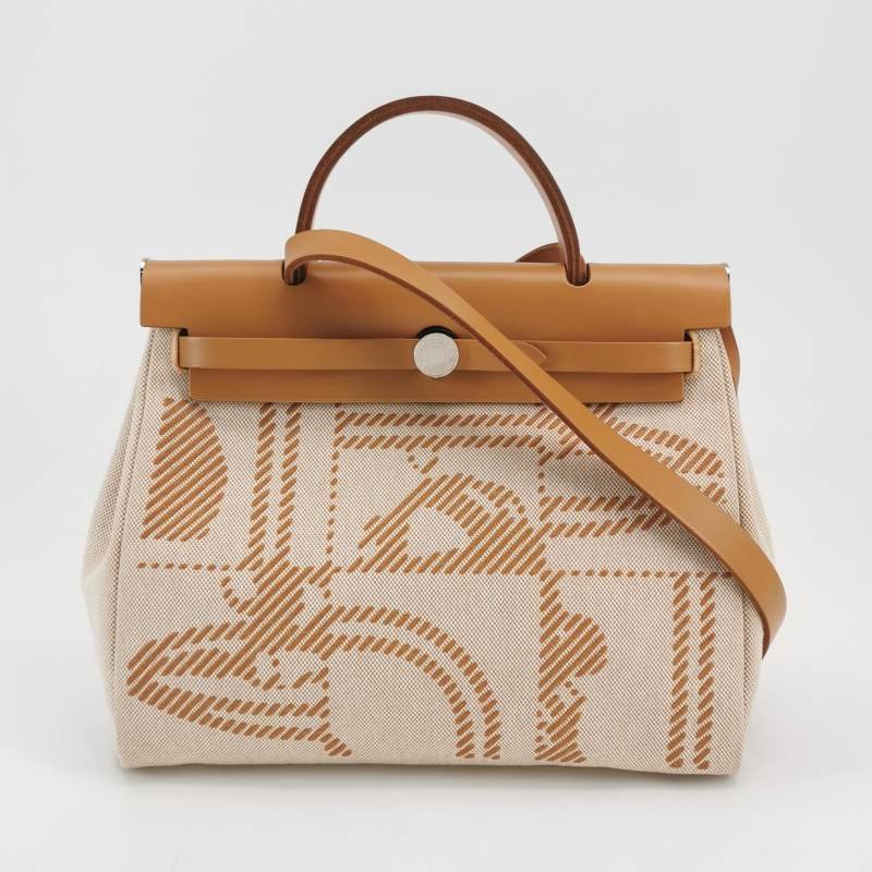 Hermes Herbag31狂躁的新娘馬鞍釘鎖扣單肩包帆布Hunter牛皮銀扣棕色淺米色Z刻-7