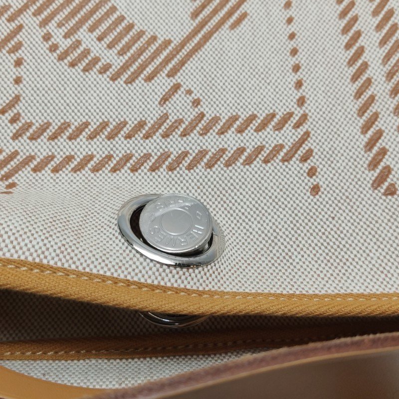 Hermes Herbag31狂躁的新娘馬鞍釘鎖扣單肩包帆布Hunter牛皮銀扣棕色淺米色Z刻-12