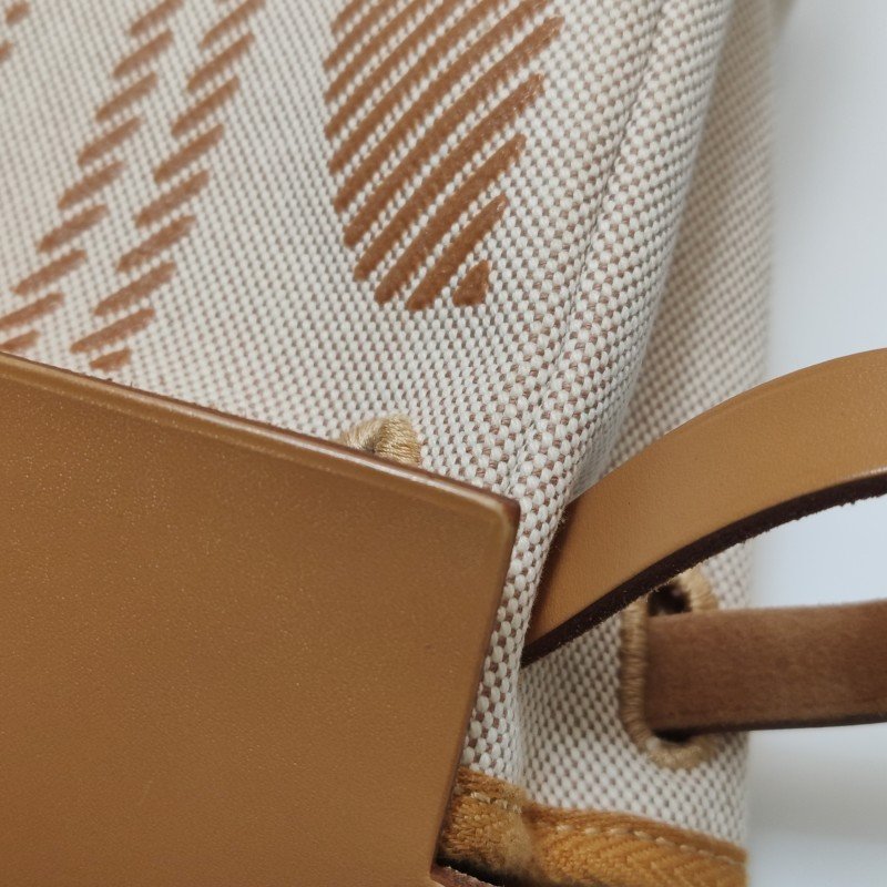 Hermes Herbag31狂躁的新娘馬鞍釘鎖扣單肩包帆布Hunter牛皮銀扣棕色淺米色Z刻-17