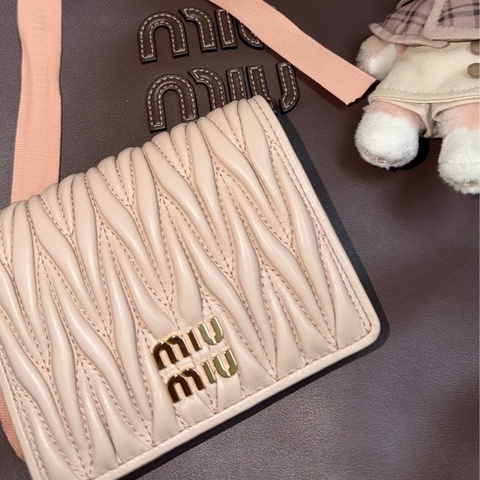 miumiu 納帕軟皮短錢包 附原紙袋/紙盒/保卡 全新