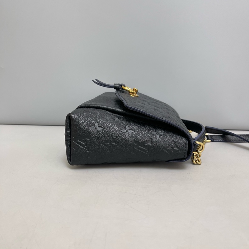 MJ48719 LV路易威登 98新blanche bb黑色全皮壓紋郵差包 ,尺寸24×16×7-2
