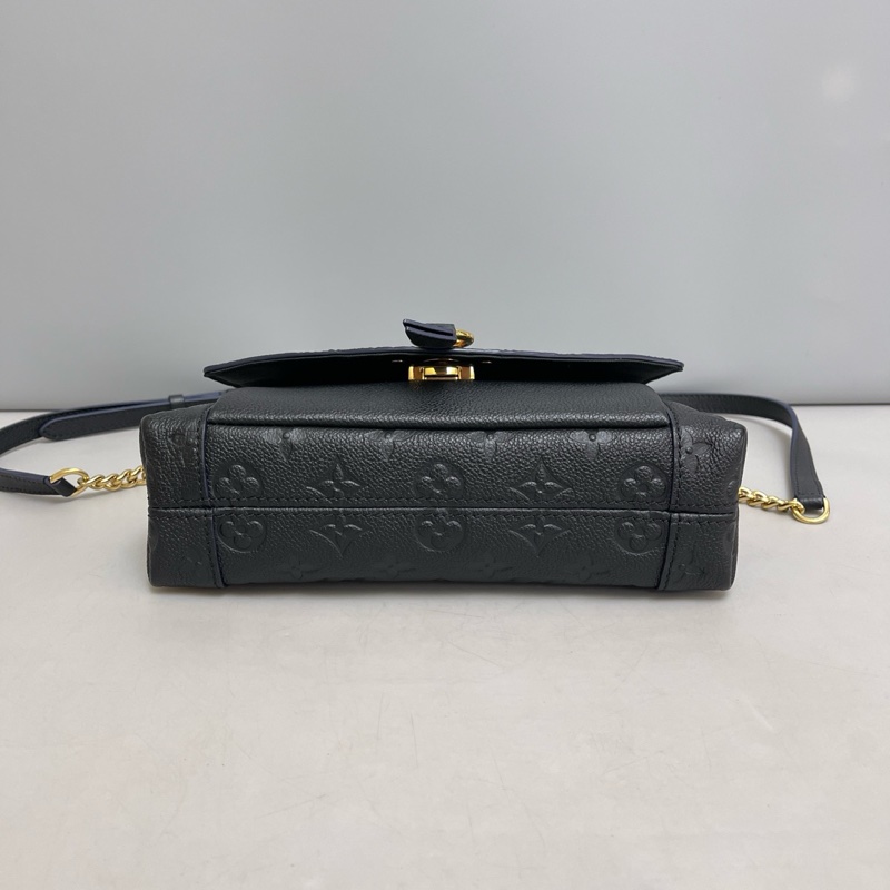 MJ48719 LV路易威登 98新blanche bb黑色全皮壓紋郵差包 ,尺寸24×16×7-4