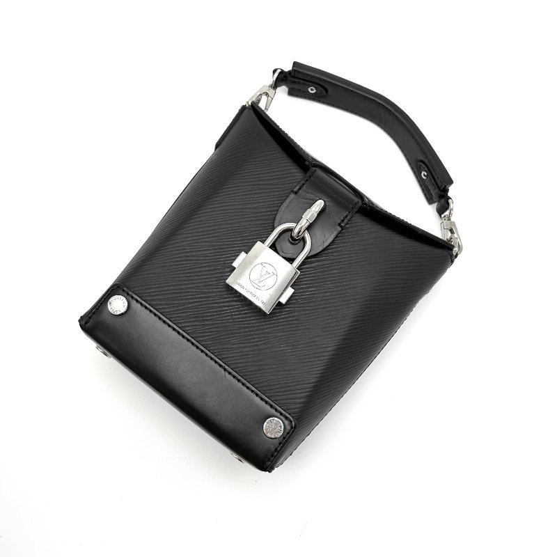 LV 黑色水波紋bentobox手提肩背包 13*17*7 98新配件塵袋-4