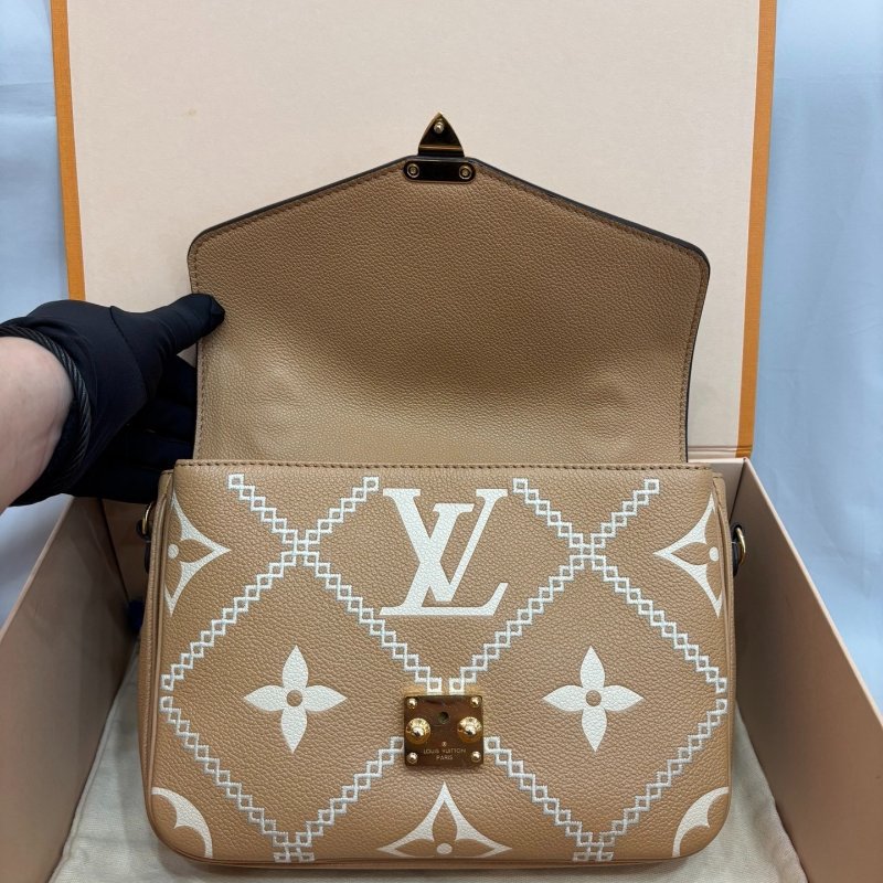 LV Pochette Metis郵差包 芯片款 奶茶色 25*19*7 98新配件塵袋盒子-5