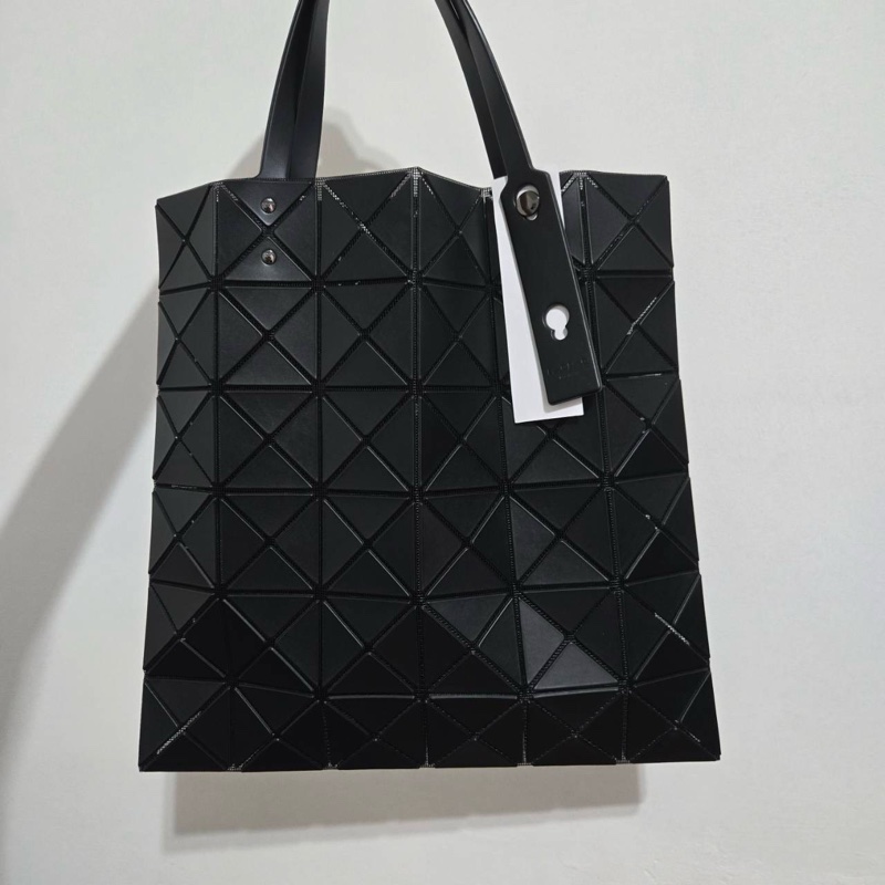 Issey Miyake 三宅一生 BaoBao 基本款 霧黑色 6x6 肩背 手提包-0