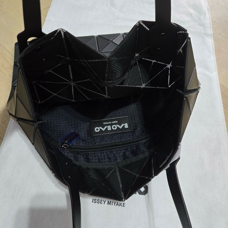 Issey Miyake 三宅一生 BaoBao 基本款 霧黑色 6x6 肩背 手提包-5