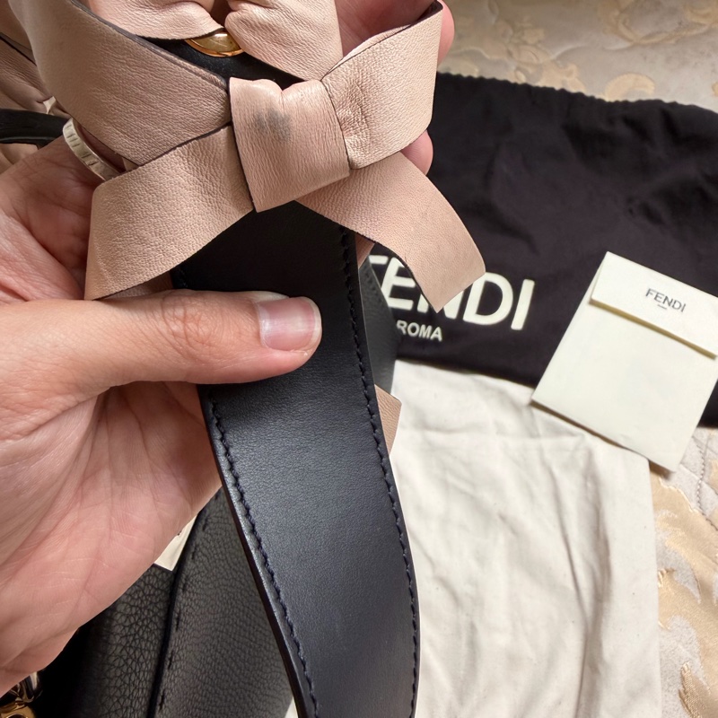 黑色牛皮Peekaboo 兩用包 8BN290-15