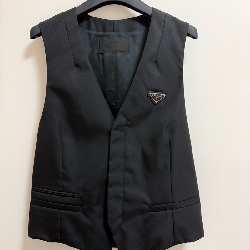 Prada black re-nylon logo vest 48 馬甲-1