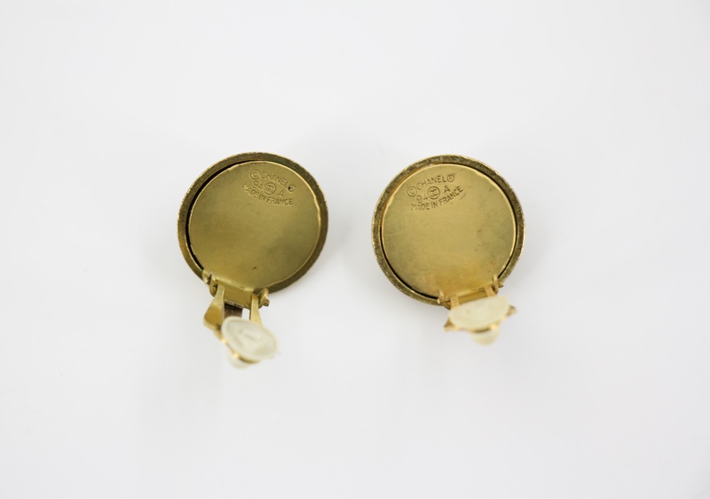 Chanel Vintage 94A 鍍金樹脂金黑色十字耳環-8
