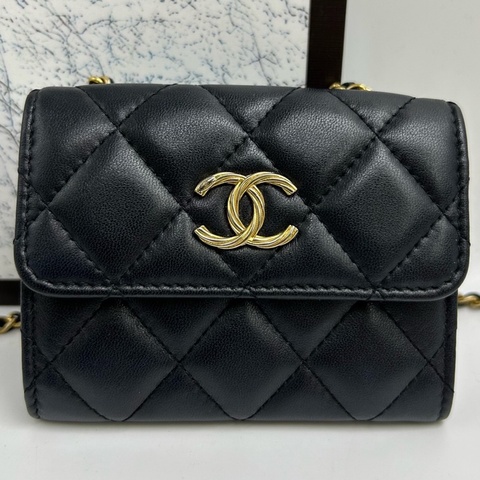 Chanel 香奈兒 21C mini woc 黑金 雕花扣 羊皮 單肩斜挎包 。