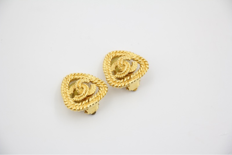 Chanel Vintage 86-92 鍍金三角形金色CC耳環-1