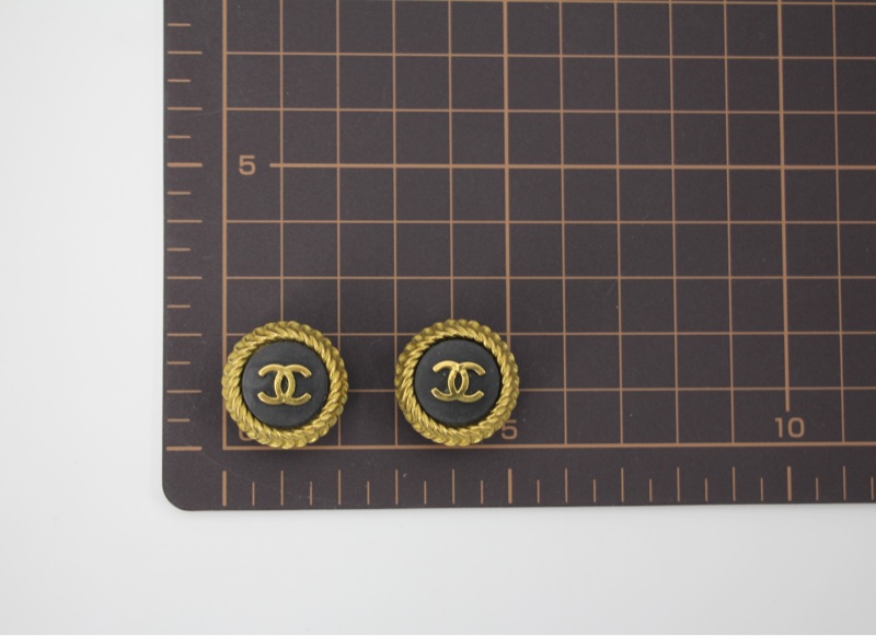 Chanel Vintage 95P 樹脂春夏黑金CC圓形波浪紋耳環-15