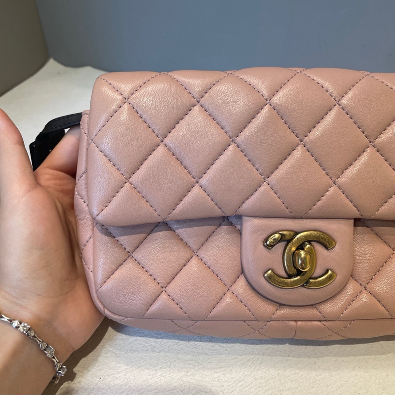 Chanel 香奈兒 櫻花粉色金扣14K羊皮季節款cf鏈條包20*12*5-5