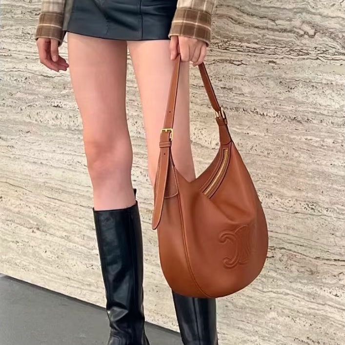 CELINE賽琳焦糖色浮雕凱旋門Heloise Hobo中號現貨-35