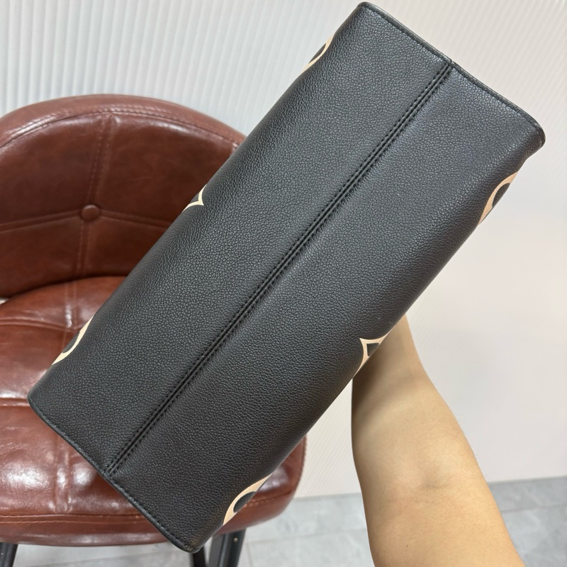 LV 路易威登 ONTHEGO 中號黑白全皮款 熊貓配色芯片款-6