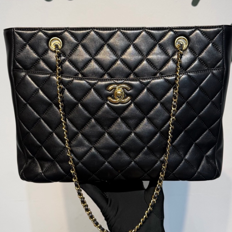 CHANEL 香奈兒 24K 新款GST 托特鏈條包 黑金菱格紋羊皮-1