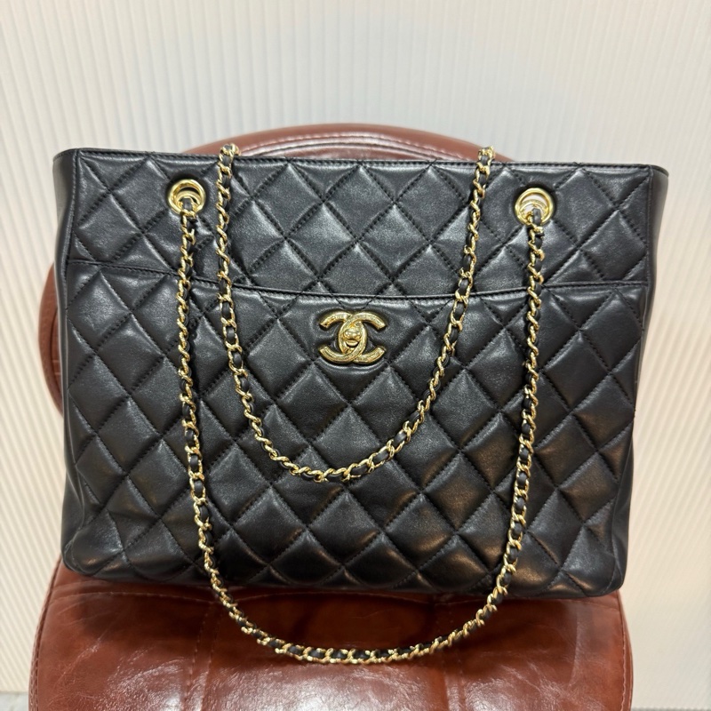CHANEL 香奈兒 24K 新款GST 托特鏈條包 黑金菱格紋羊皮-2