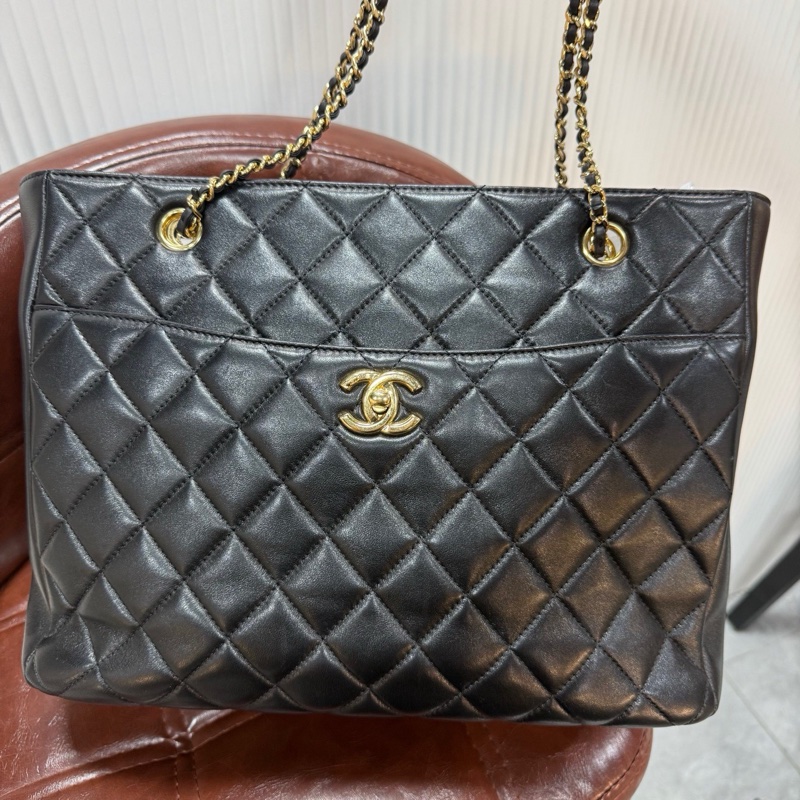 CHANEL 香奈兒 24K 新款GST 托特鏈條包 黑金菱格紋羊皮-5